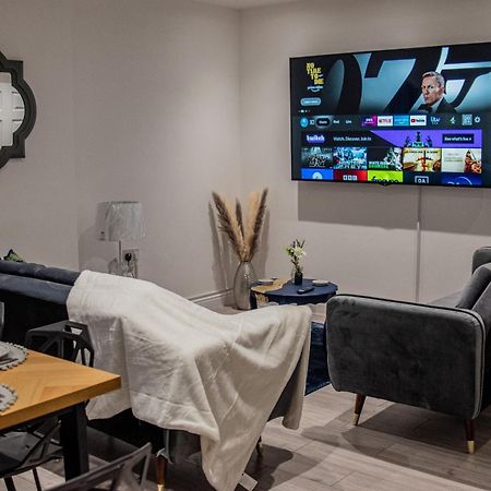 Bv Comfy Spacious 3 Bedroom House At Tatton Street Manchester Extérieur photo