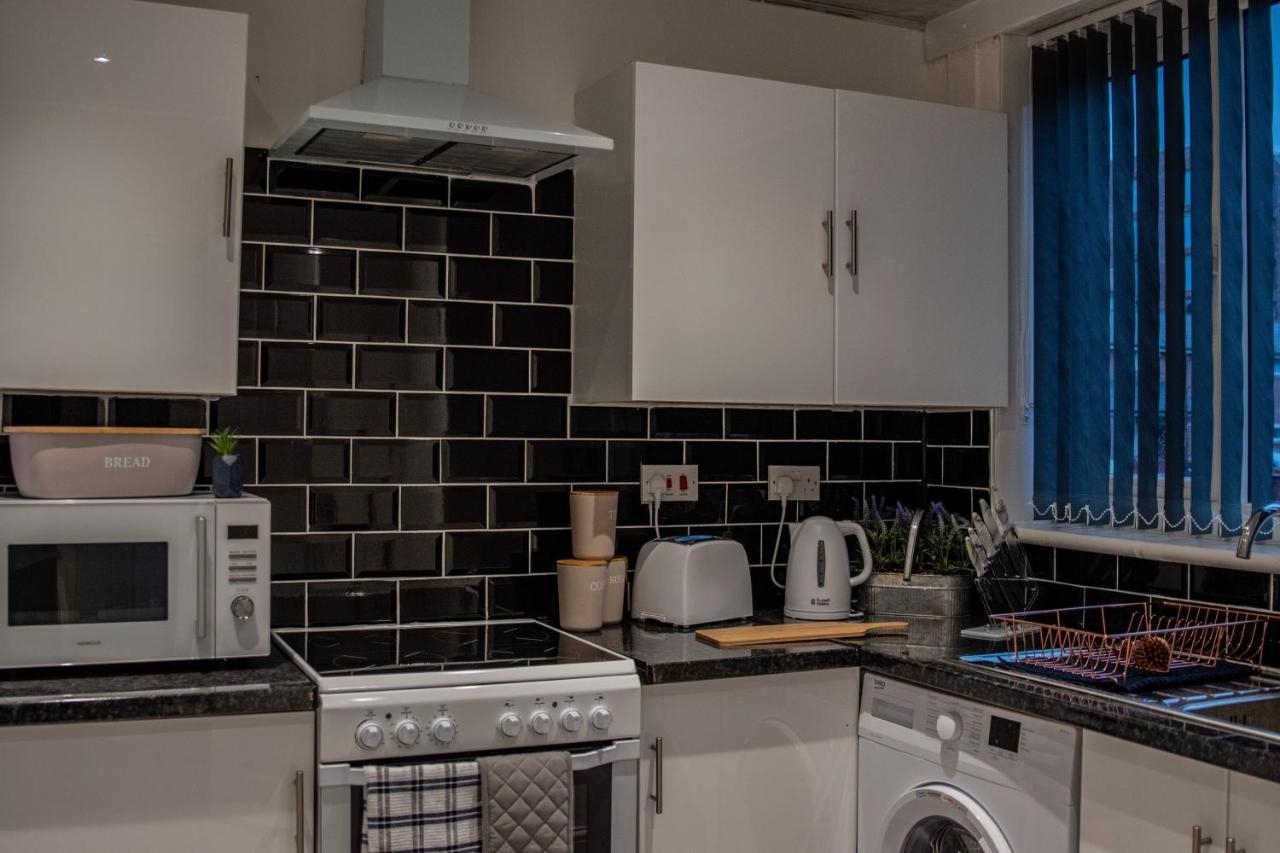 Bv Comfy Spacious 3 Bedroom House At Tatton Street Manchester Extérieur photo