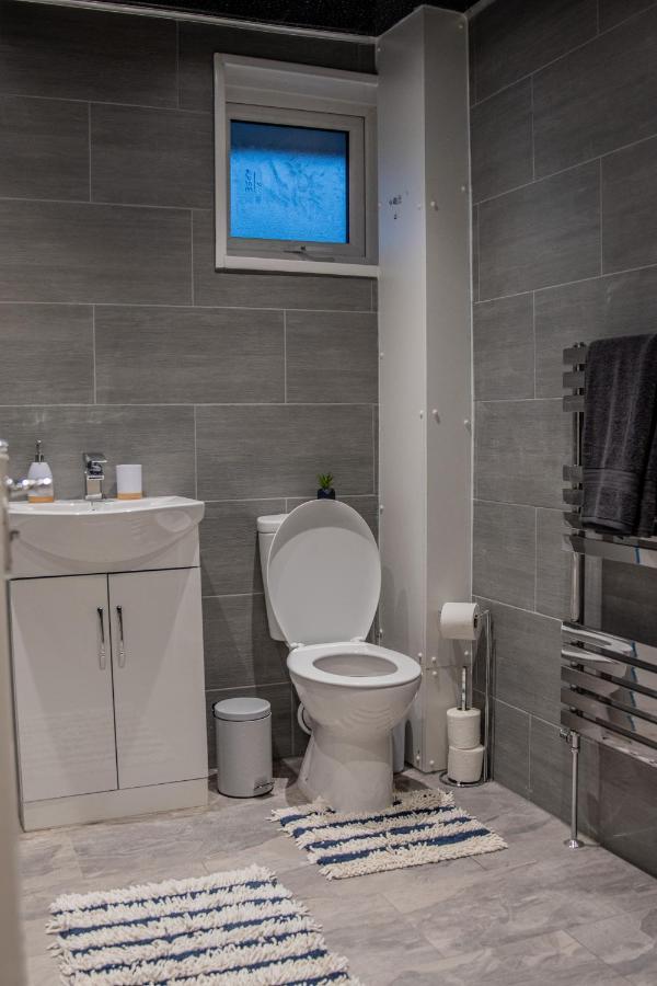Bv Comfy Spacious 3 Bedroom House At Tatton Street Manchester Extérieur photo