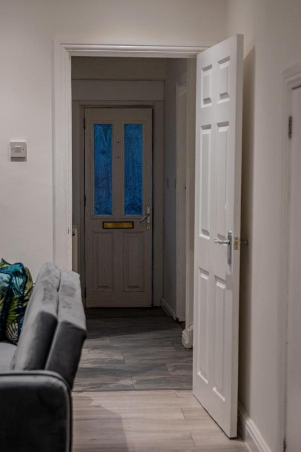 Bv Comfy Spacious 3 Bedroom House At Tatton Street Manchester Extérieur photo
