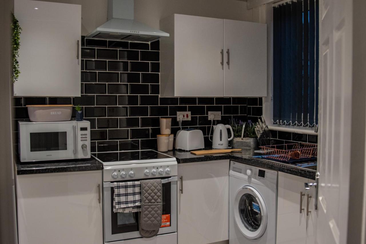 Bv Comfy Spacious 3 Bedroom House At Tatton Street Manchester Extérieur photo